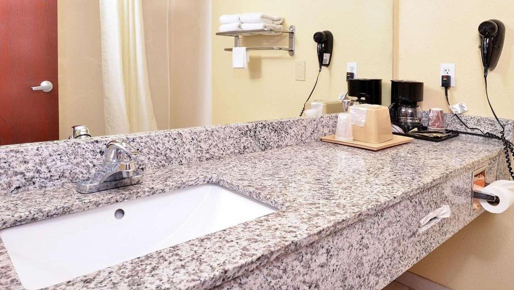 פורט וורת' Quality Inn And Suites מראה חיצוני תמונה